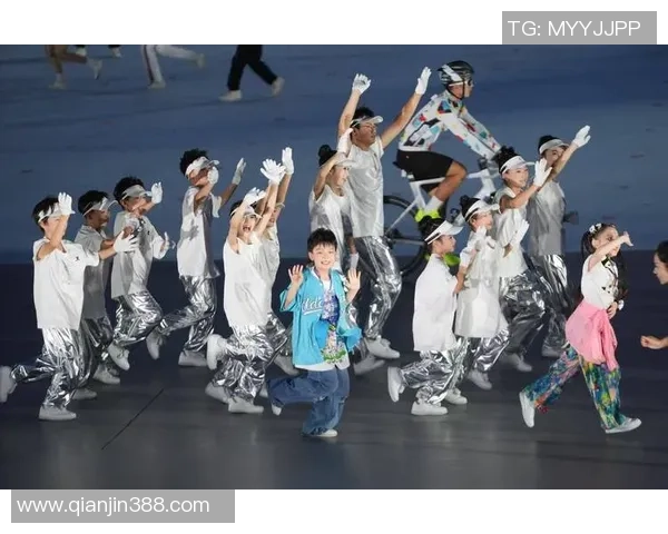 成都街舞队在攀岩联赛中的精彩表现与突破之路揭秘 成都街舞队在攀岩联赛中的精彩表现与突破之路揭秘