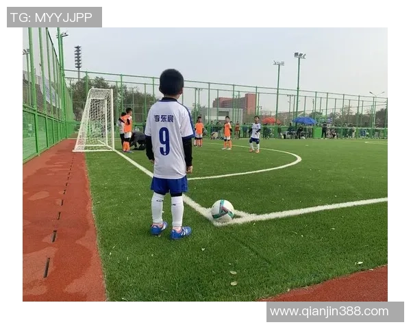 深圳足球队的拼搏之路:从默默无闻到荣耀巅峰的奋斗纪实 深圳足球队的拼搏之路:从默默无闻到荣耀巅峰的奋斗纪实